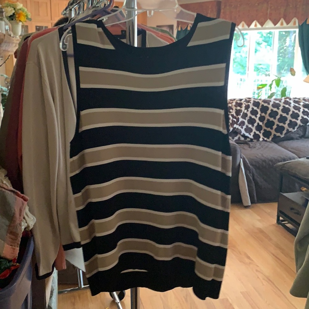 Black and cream stripe tank